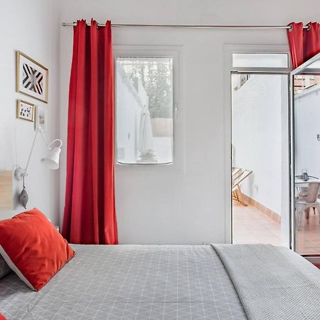 Stylish Apartment With Terrace For Couple Or Family Barcelona Eksteriør billede