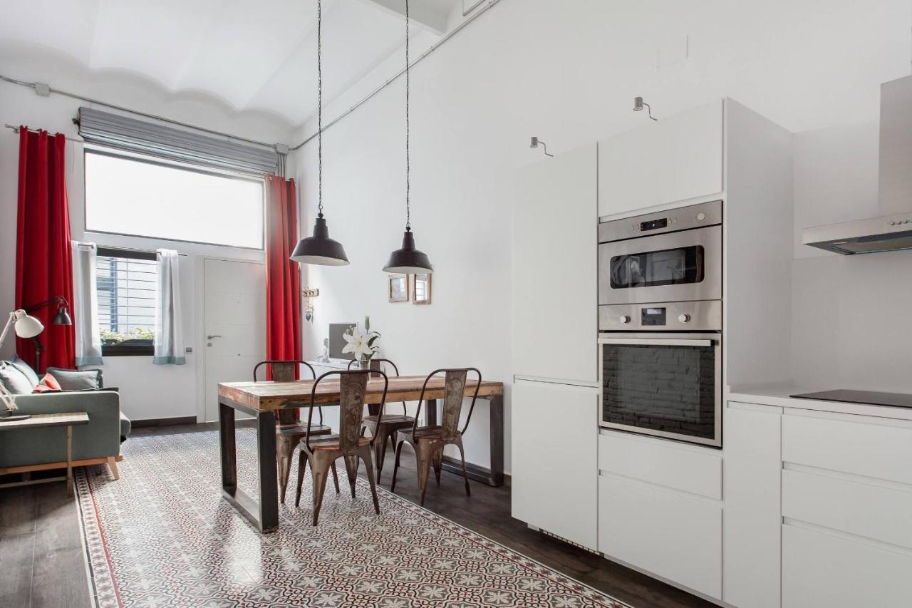 Stylish Apartment With Terrace For Couple Or Family Barcelona Eksteriør billede
