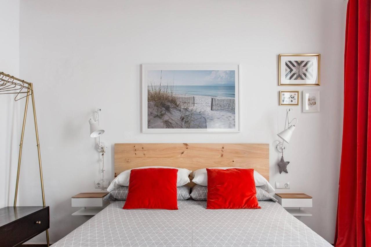 Stylish Apartment With Terrace For Couple Or Family Barcelona Eksteriør billede