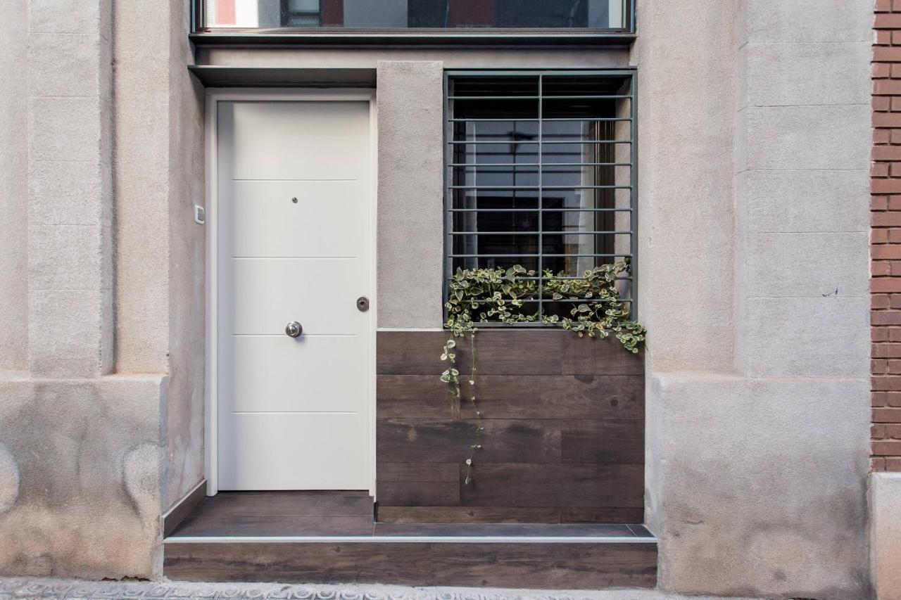 Stylish Apartment With Terrace For Couple Or Family Barcelona Eksteriør billede